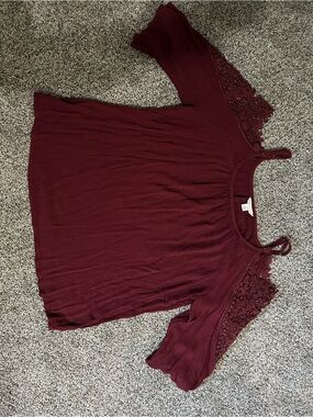 Cato Wine Cold-Shoulder Lace-Trim Tunic